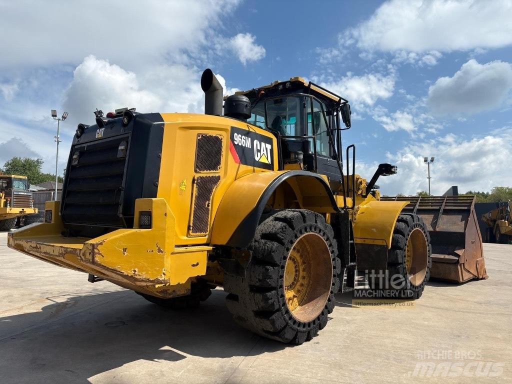 CAT 966 M Фронтальные погрузчики