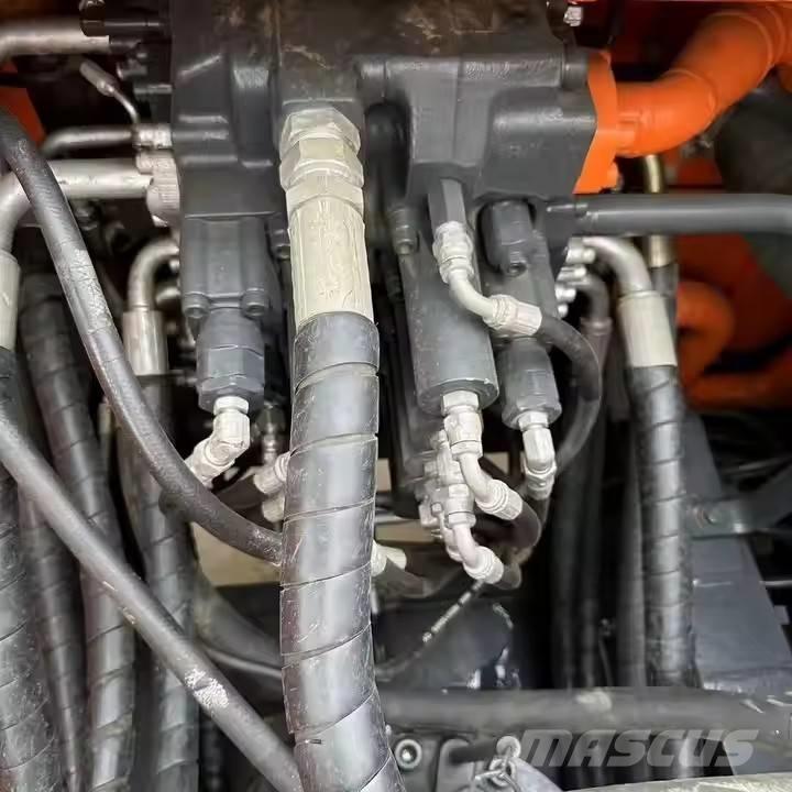 Doosan DX 300 LC Гусеничные экскаваторы