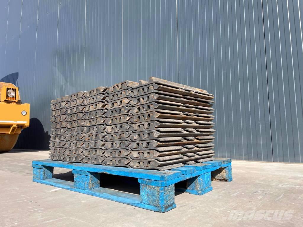 JCB JS240 Гусеницы и цепи