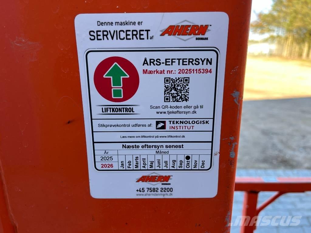 JLG 1230 ES Вертикальные мачтовые подъемники