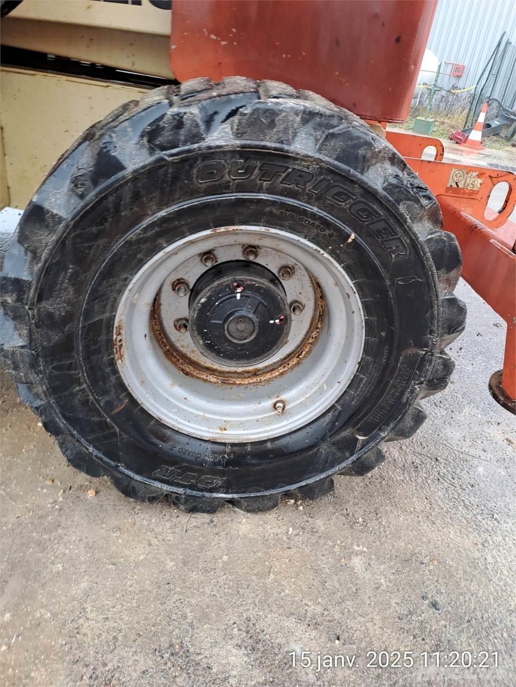 JLG 3394RT Ножничные подъемники