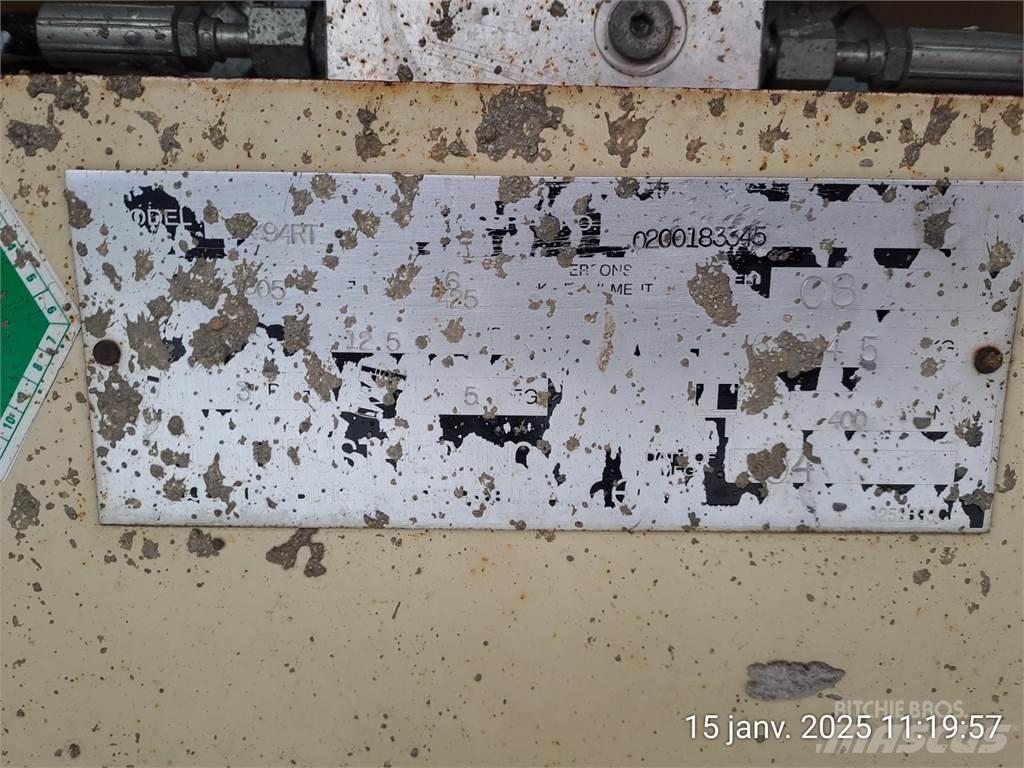 JLG 3394RT Ножничные подъемники