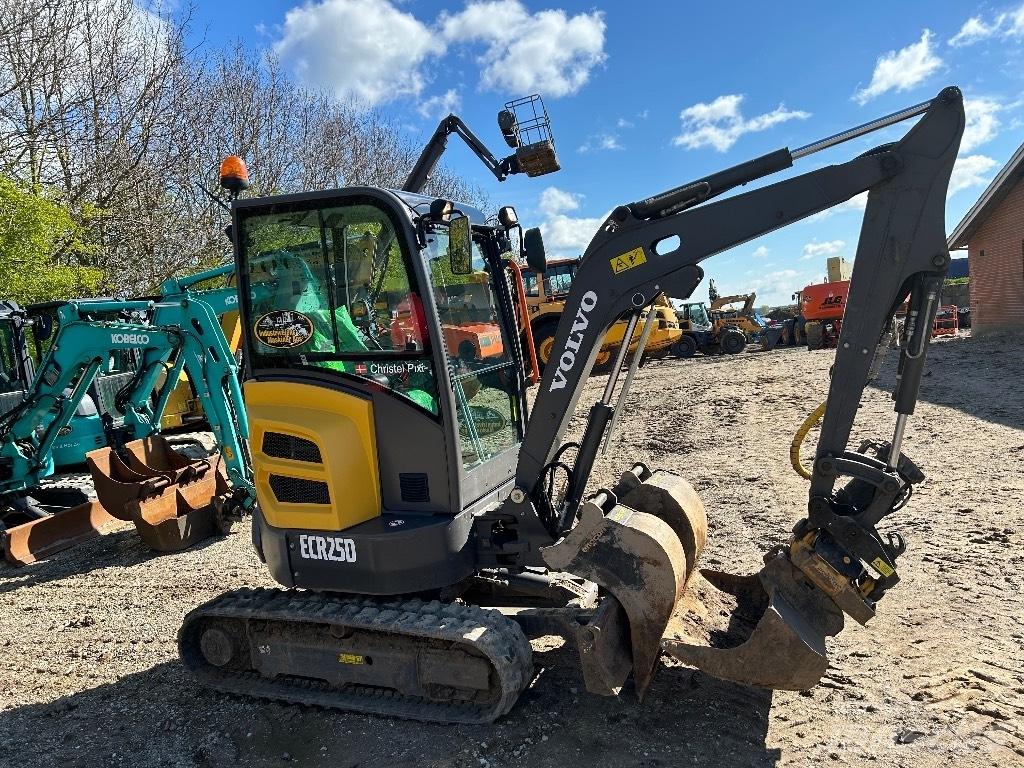 Volvo ECR 25 D Мини-экскаваторы