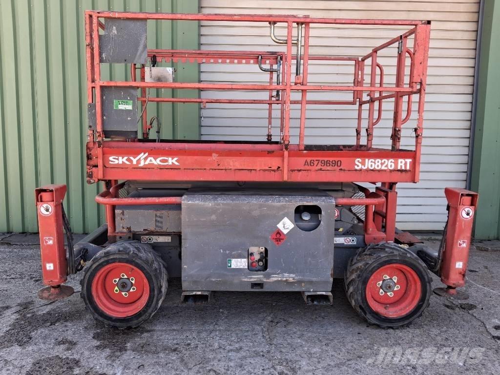 SkyJack SJ 6826 RT Ножничные подъемники