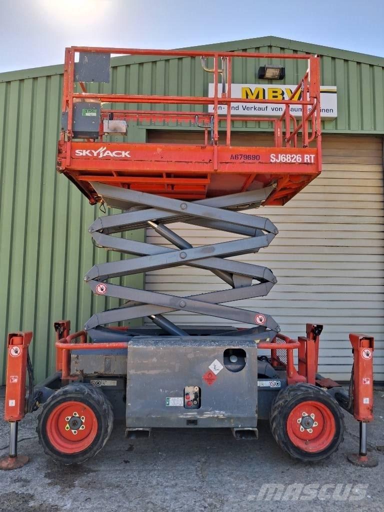 SkyJack SJ 6826 RT Ножничные подъемники