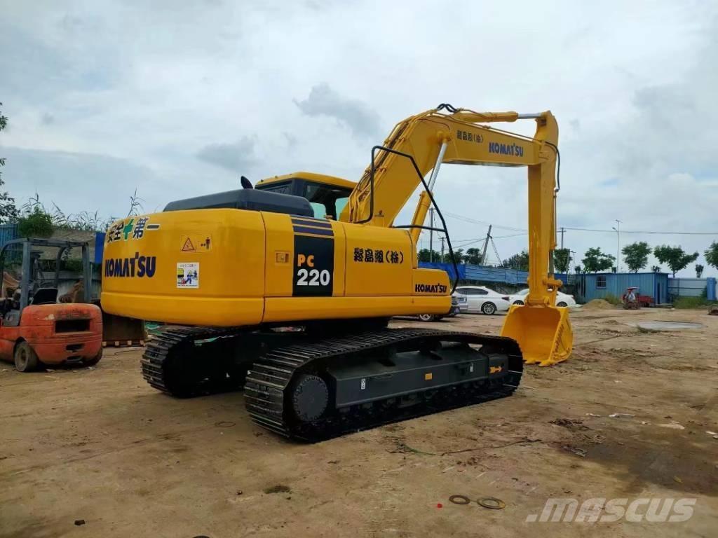 Komatsu PC 220 Гусеничные экскаваторы