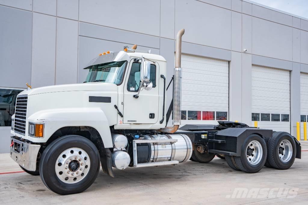 Mack Pinnacle 64T Седельные тягачи