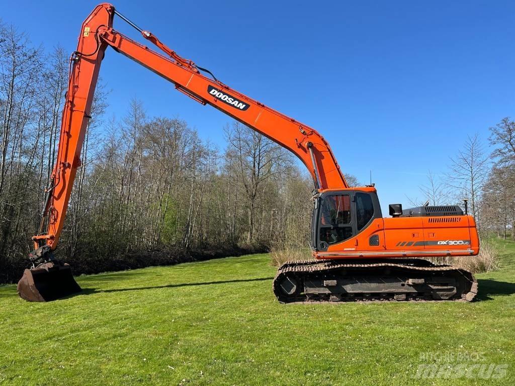 Doosan DX 300 Гусеничные экскаваторы