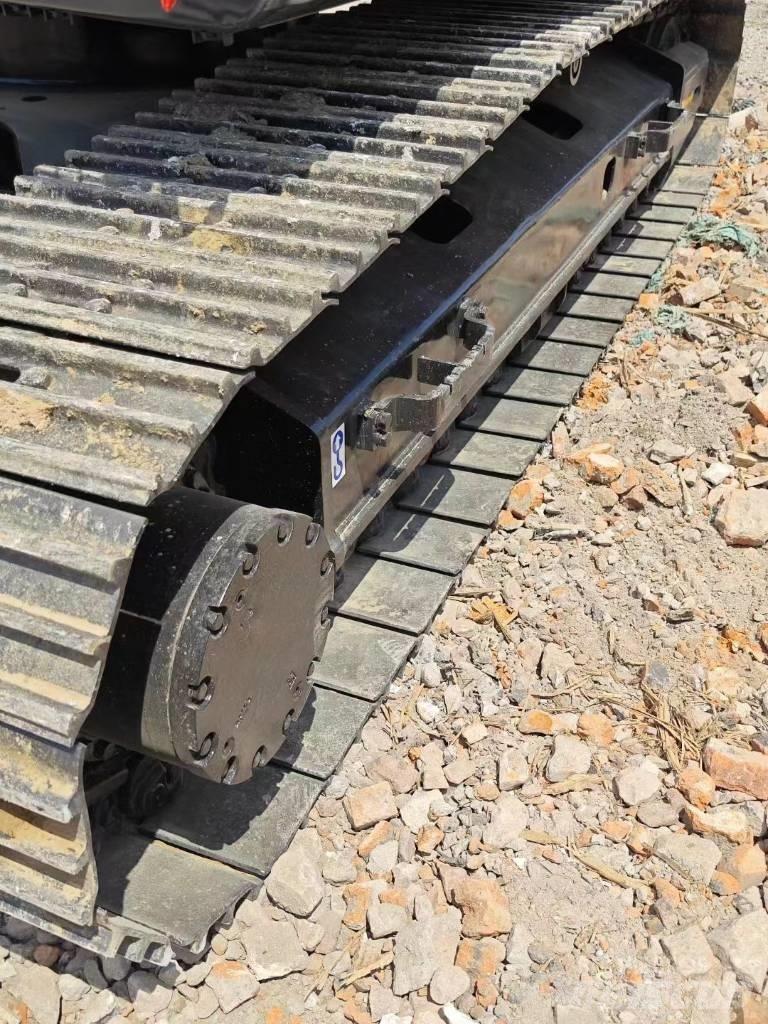 Hitachi ZX200 Гусеничные экскаваторы