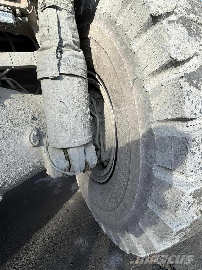 CAT 775 F Карьерные самосвалы