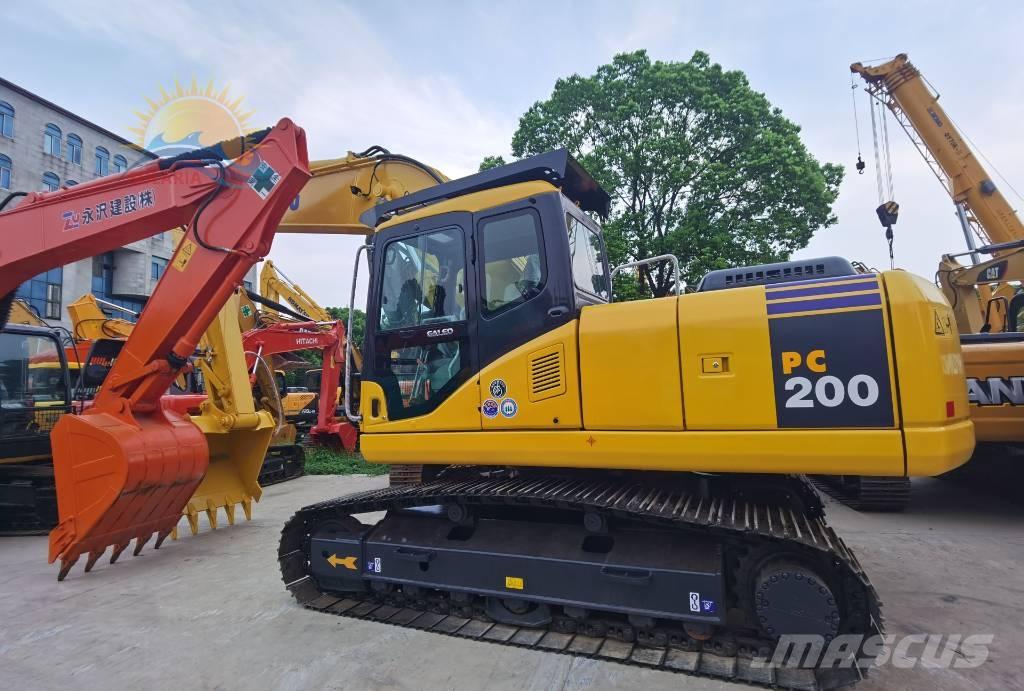 Komatsu PC 200-7 Гусеничные экскаваторы