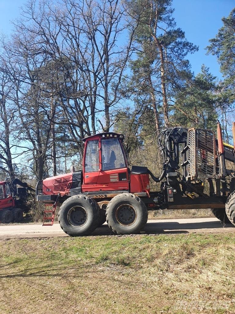 Komatsu 895 Форвардеры