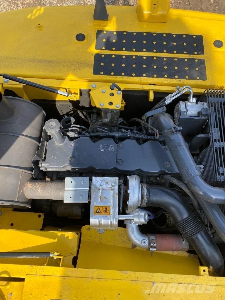 Komatsu 240LC-8 Гусеничные экскаваторы