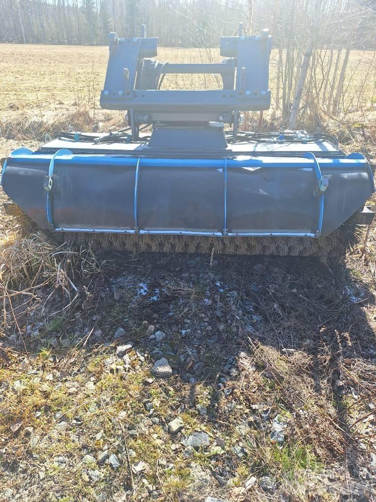 Snowek Circulus 220M Пескоразбрасыватели