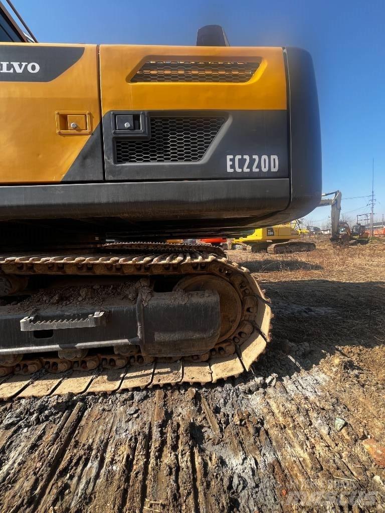 Volvo EC 220 Гусеничные экскаваторы