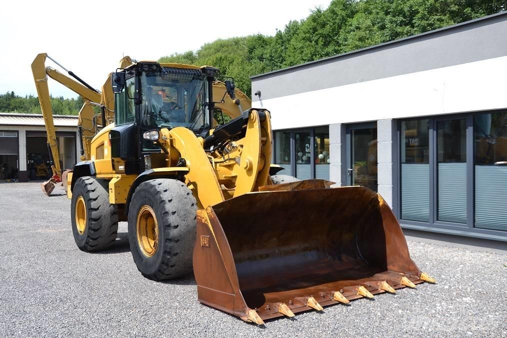 CAT 938 M Фронтальные погрузчики
