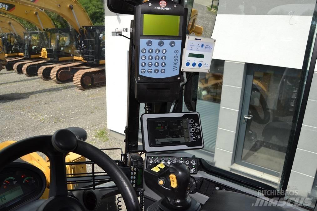 CAT 938 M Фронтальные погрузчики