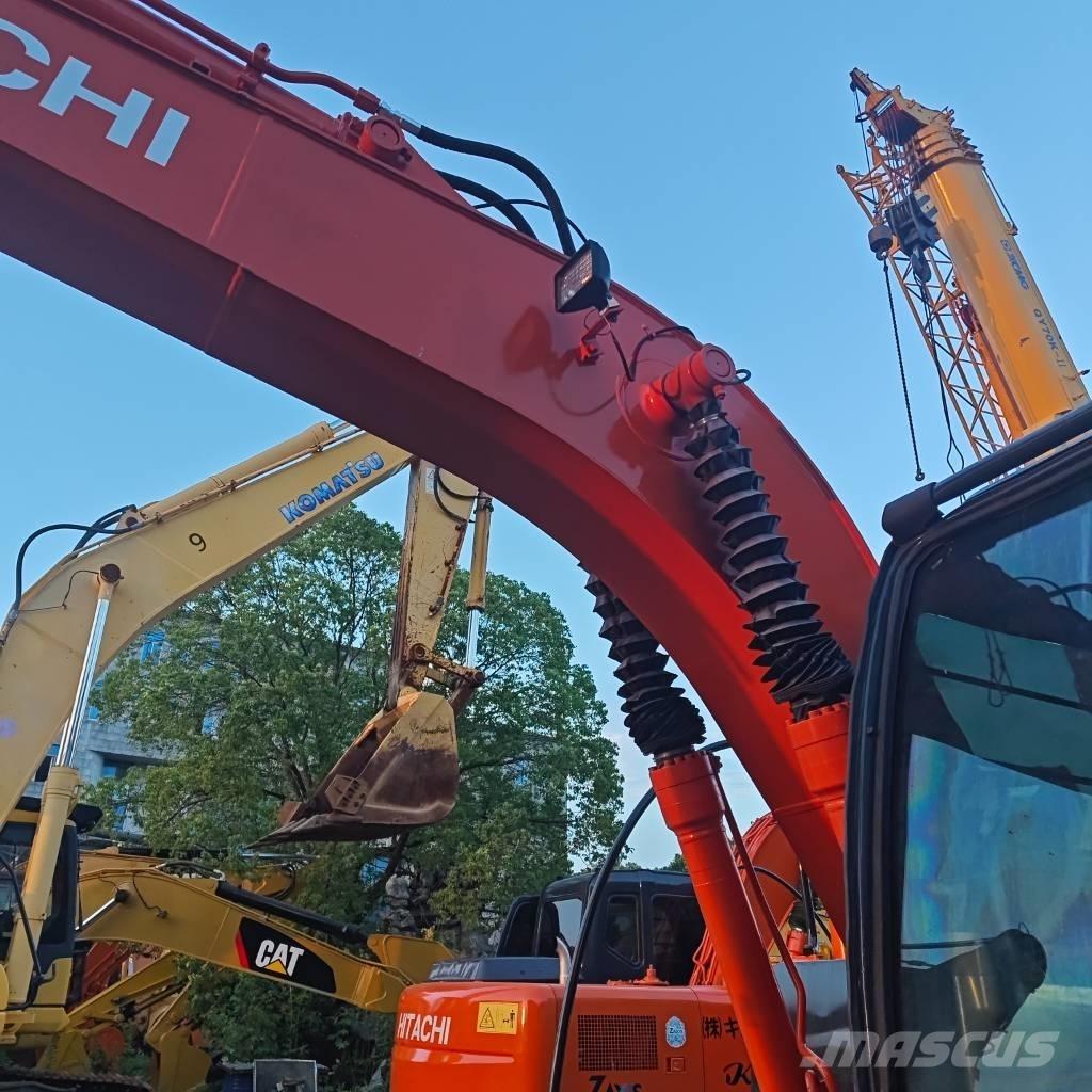 Hitachi ZX120 Гусеничные экскаваторы