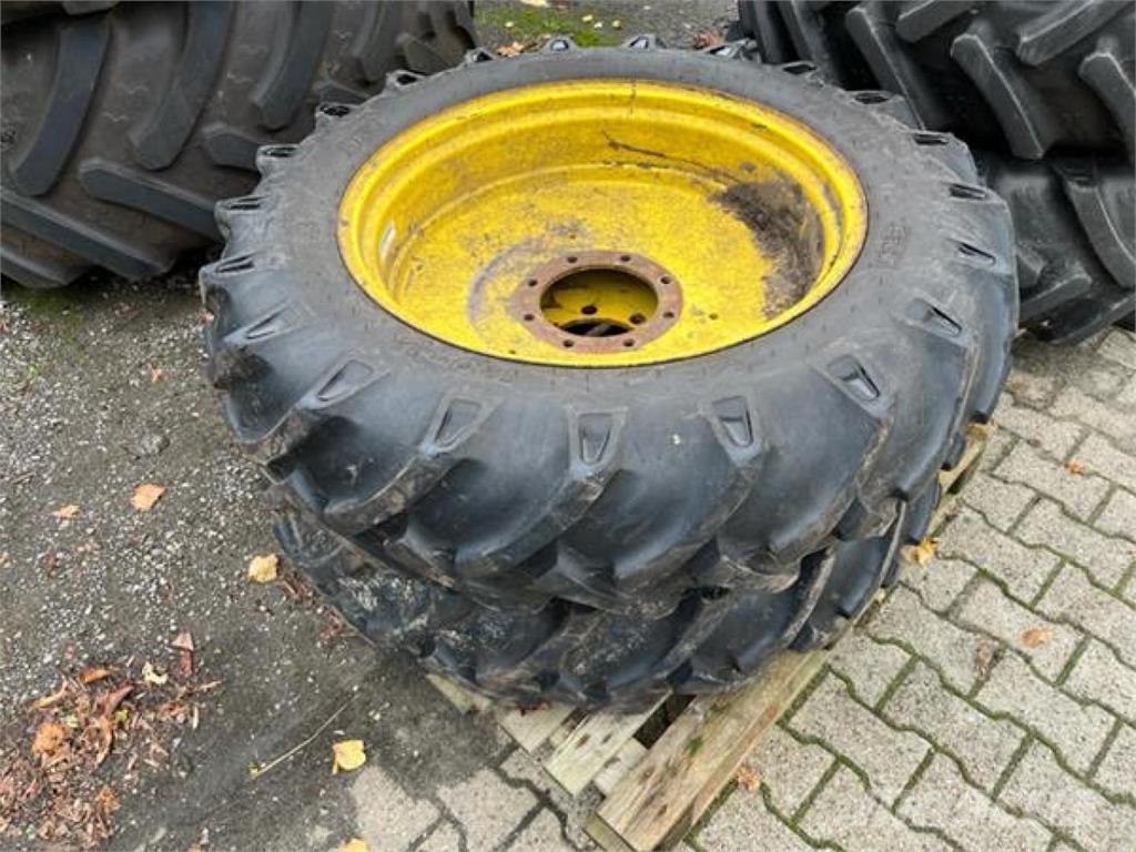 BKT 12.4-32 Шины и колёса