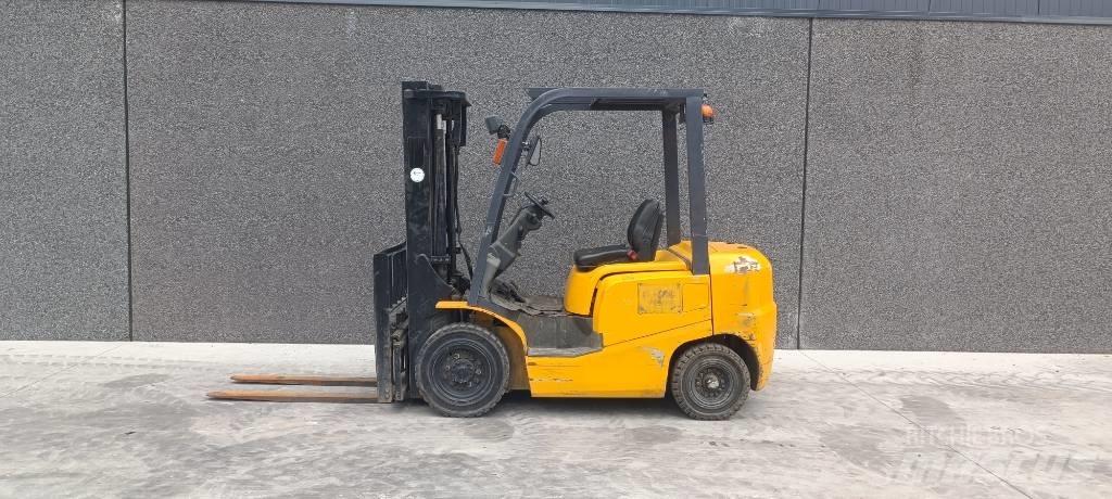 TCM FD25T3 Дизельные погрузчики