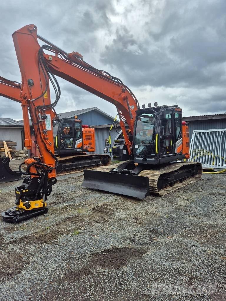 Hitachi ZX 135 US -7 Гусеничные экскаваторы