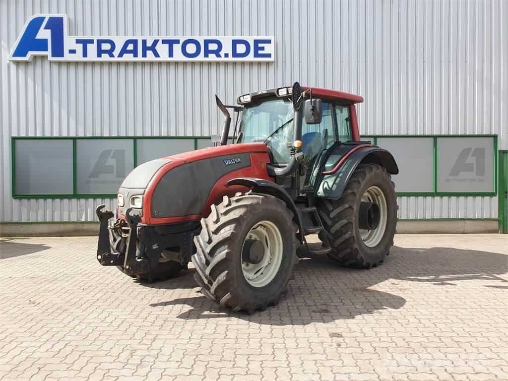 Valtra T151 Трактора