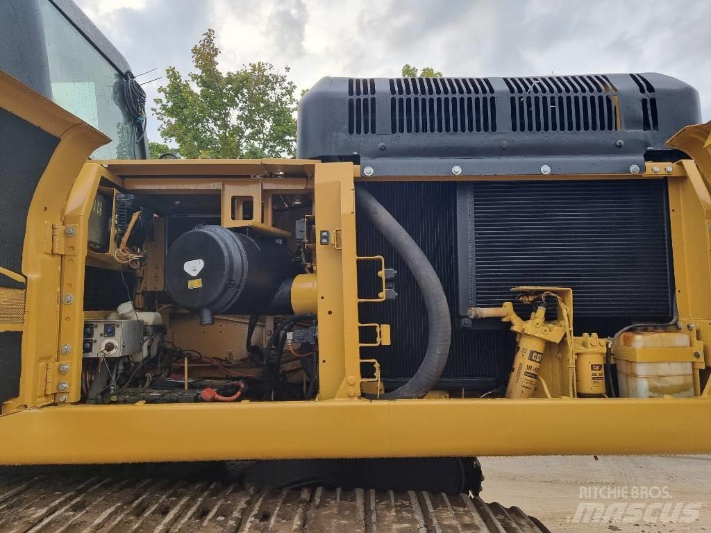 CAT 330 D Гусеничные экскаваторы