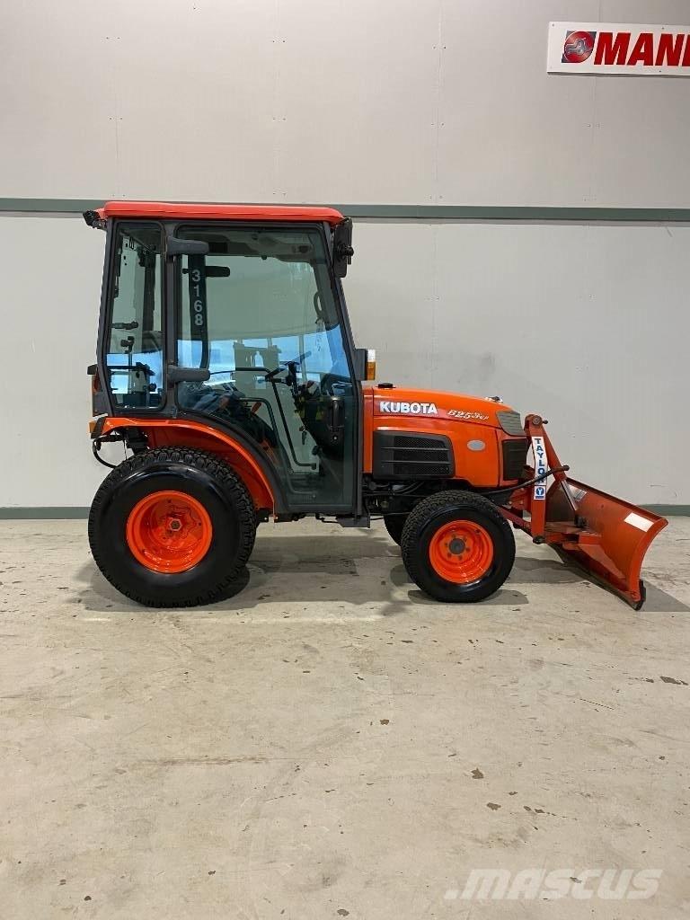 Kubota B2530 Коммунальные тракторы