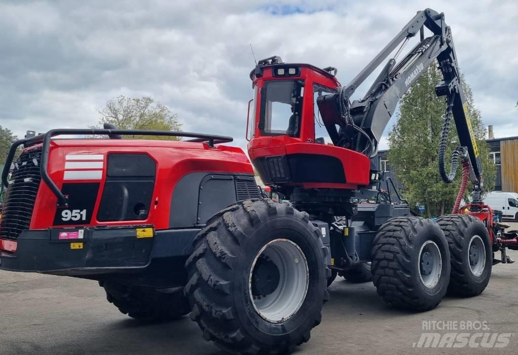 Komatsu 951 Харвестеры