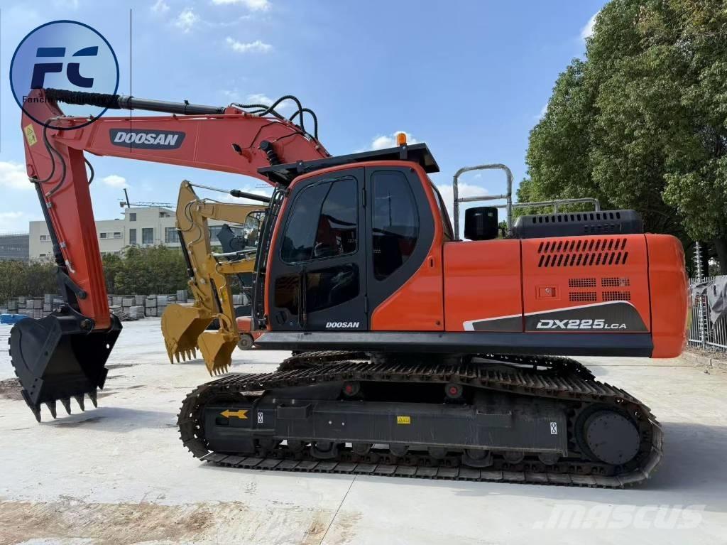 Doosan DX 225 LC Гусеничные экскаваторы