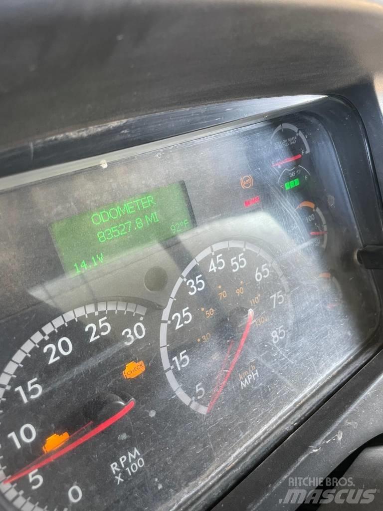 Freightliner 108 SD Поливочные машины