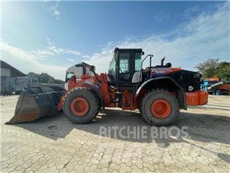 Hitachi ZW 250-6 Фронтальные погрузчики