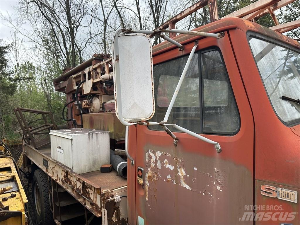Navistar 1854 Грузовики-платформы/боковая разгрузка