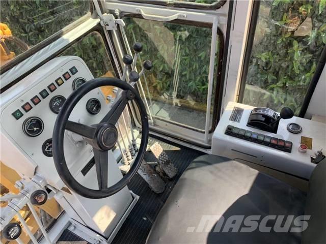 CAT 140K Грейдеры