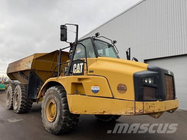 CAT 735 B Шарнирно-сочленённые самосвалы