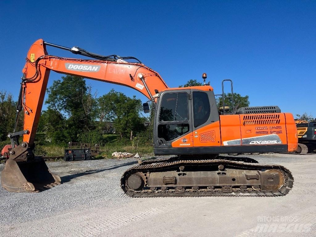 Doosan DX 225 LC-5 Гусеничные экскаваторы