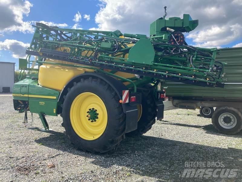 John Deere R975i Прицепные опрыскиватели