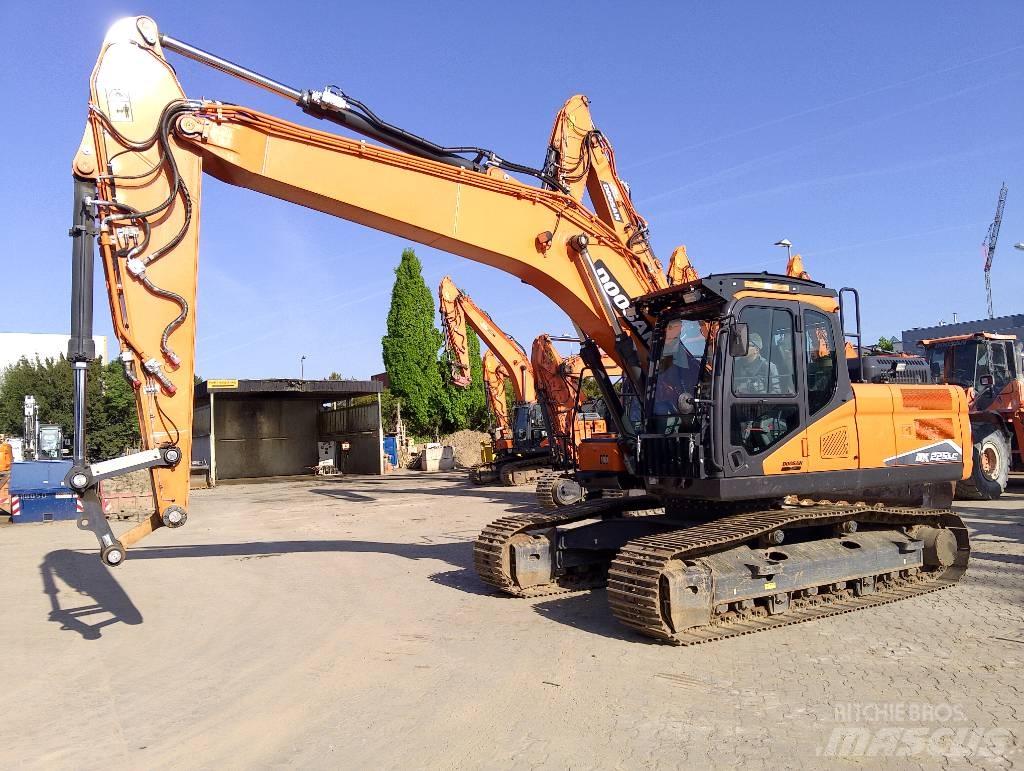 Doosan DX225LC-7 Гусеничные экскаваторы