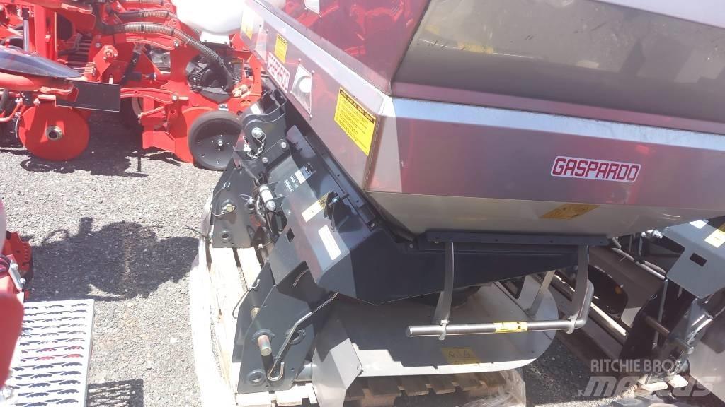 Maschio Zeno 18 Разбрасыватели минеральных удобрений