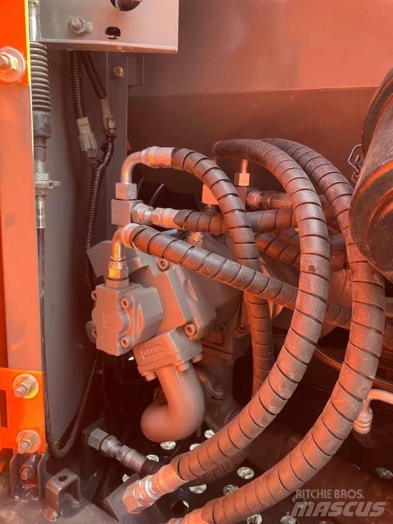Hitachi 70-5A Гусеничные экскаваторы
