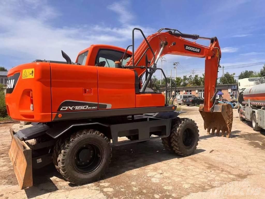 Doosan DH150W Колёсные экскаваторы