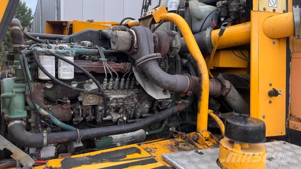 Volvo A 25 C Шарнирно-сочленённые самосвалы