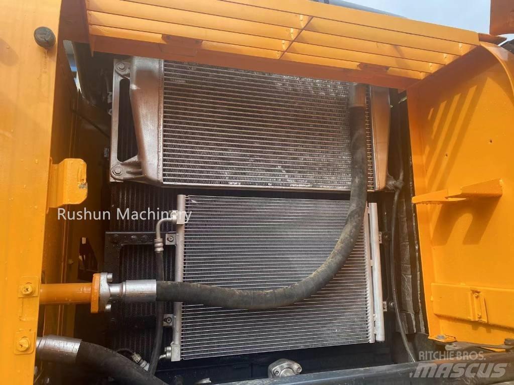 Hyundai R300LC-9 Гусеничные экскаваторы