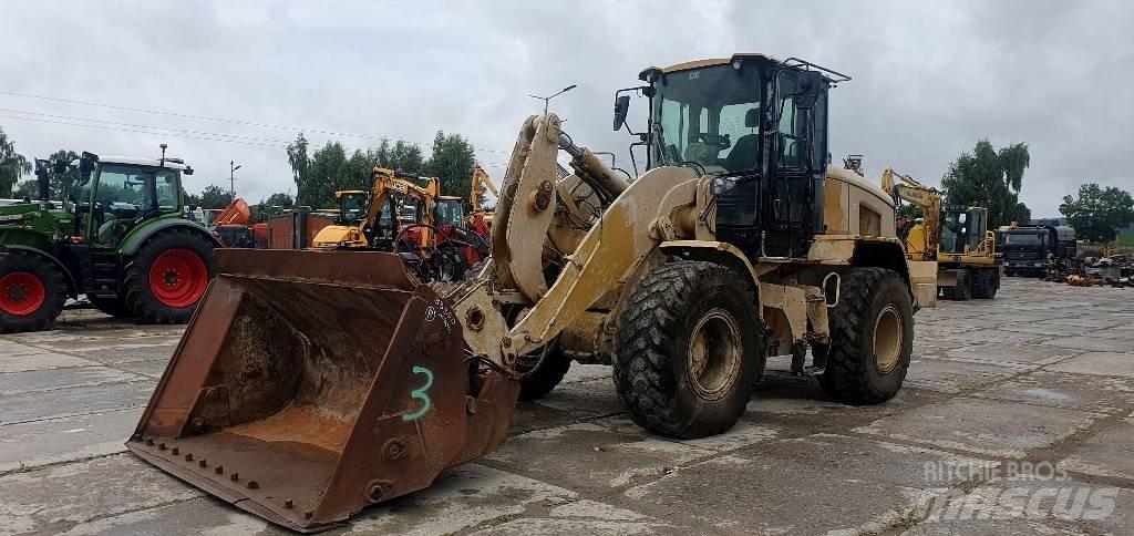 CAT 938M Фронтальные погрузчики