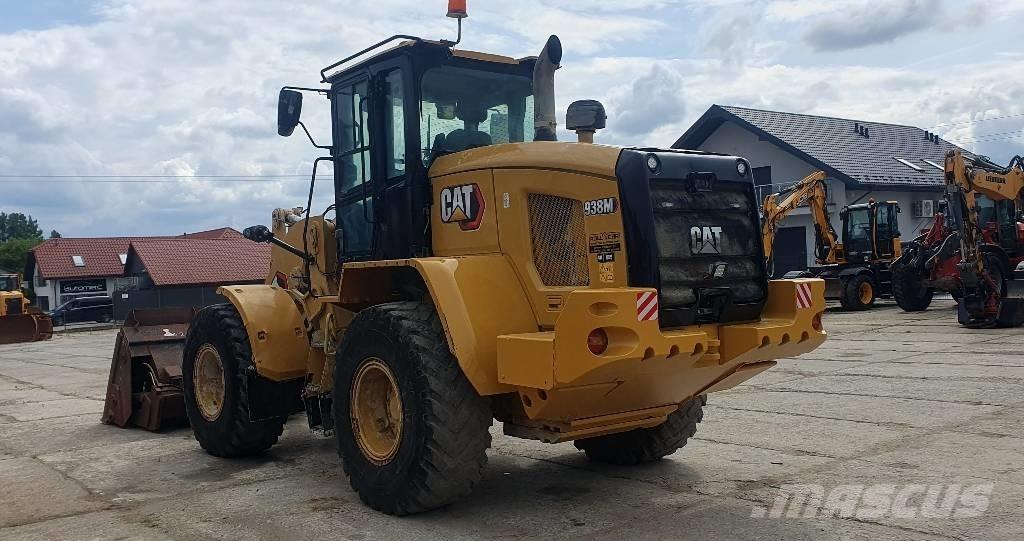 CAT 938M Фронтальные погрузчики