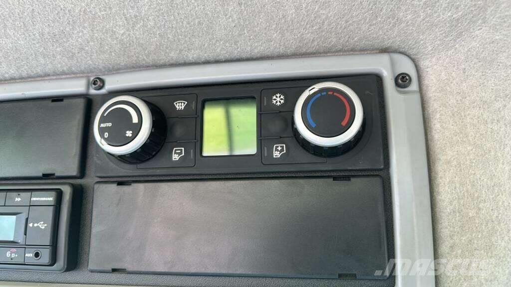 Valtra Q305 Трактора