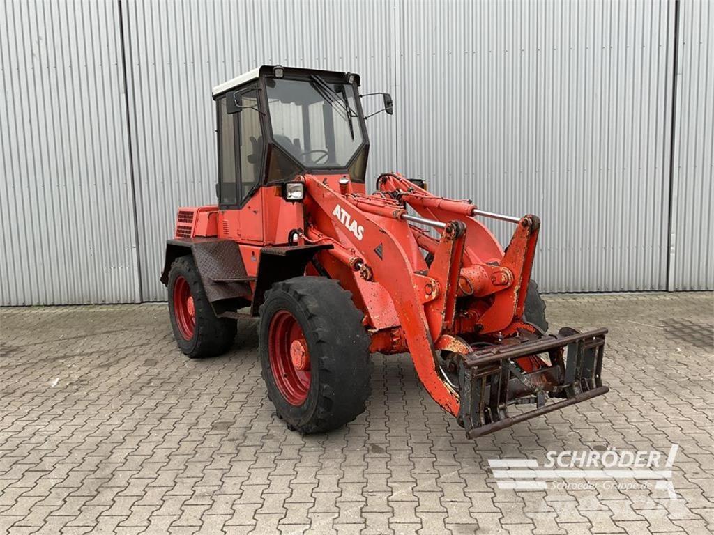 Atlas 82 E Фронтальные погрузчики