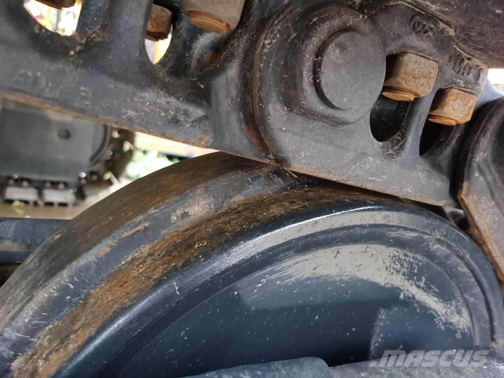 Komatsu PC 220-7 Гусеничные экскаваторы