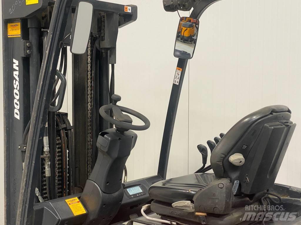 Doosan B35X-7 Электропогрузчики