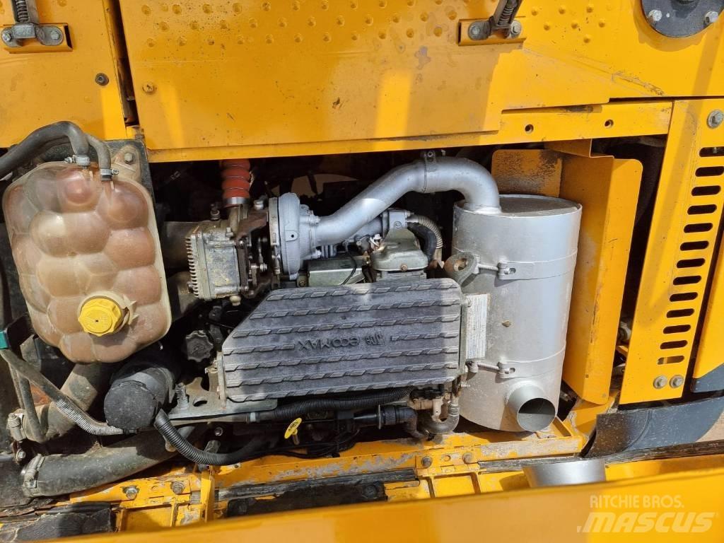 JCB JS 130 LC Гусеничные экскаваторы